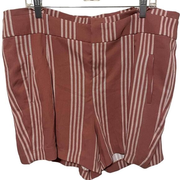 Torrid Women's 5 Inch Stretch Crepe Mid-Rise Short Rose Stripe
